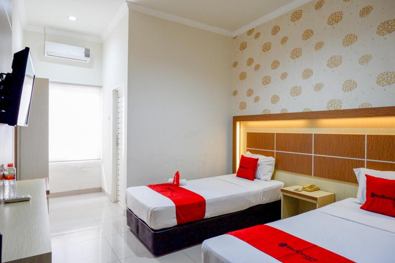 Reddoorz @ Hotel Bumi Palupy المظهر الخارجي الصورة